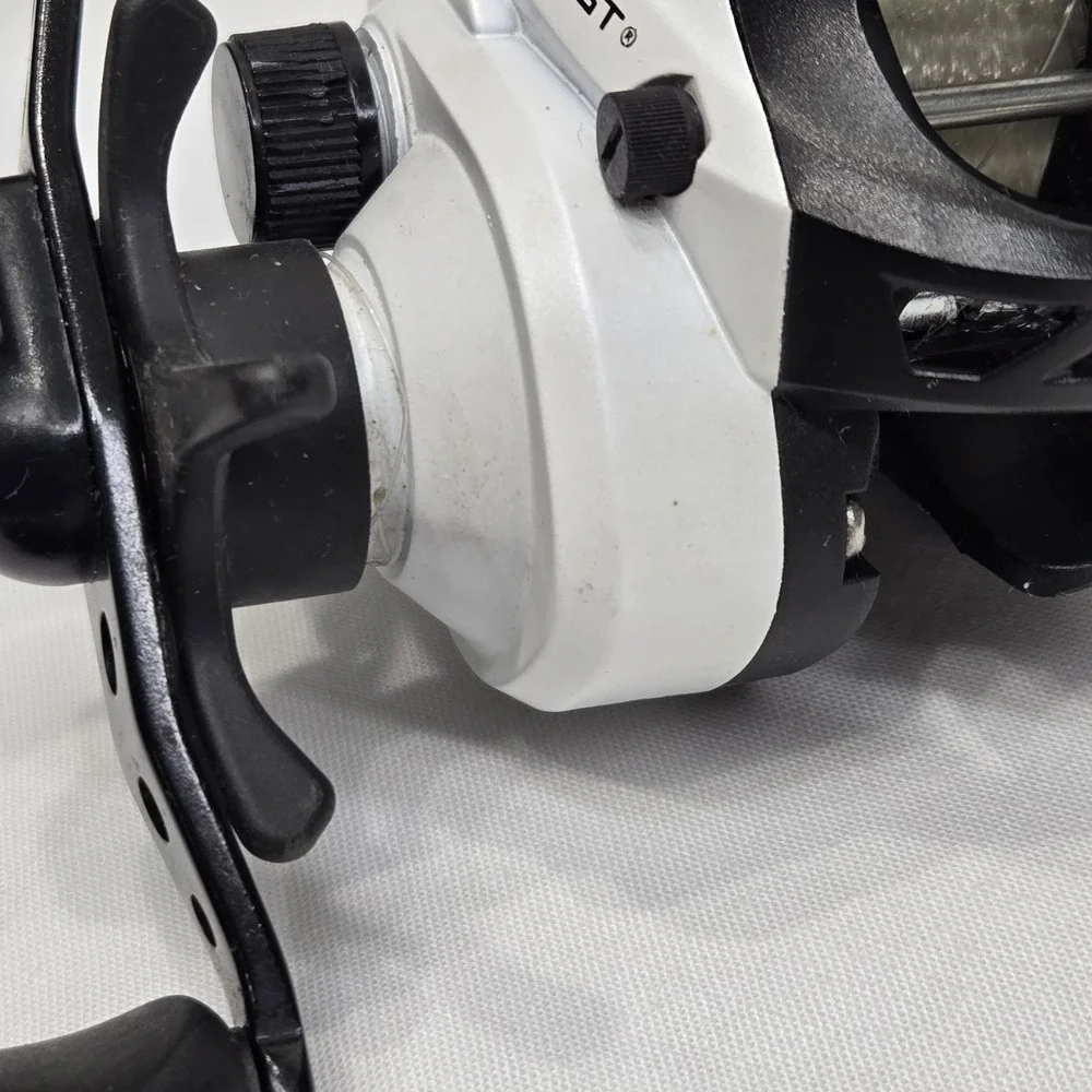 Abu Garcia Ike EZ Cast White Fishing Reel 3 Bearings 6:2:1 ratio IKEEZLP - Picture 9 of 12